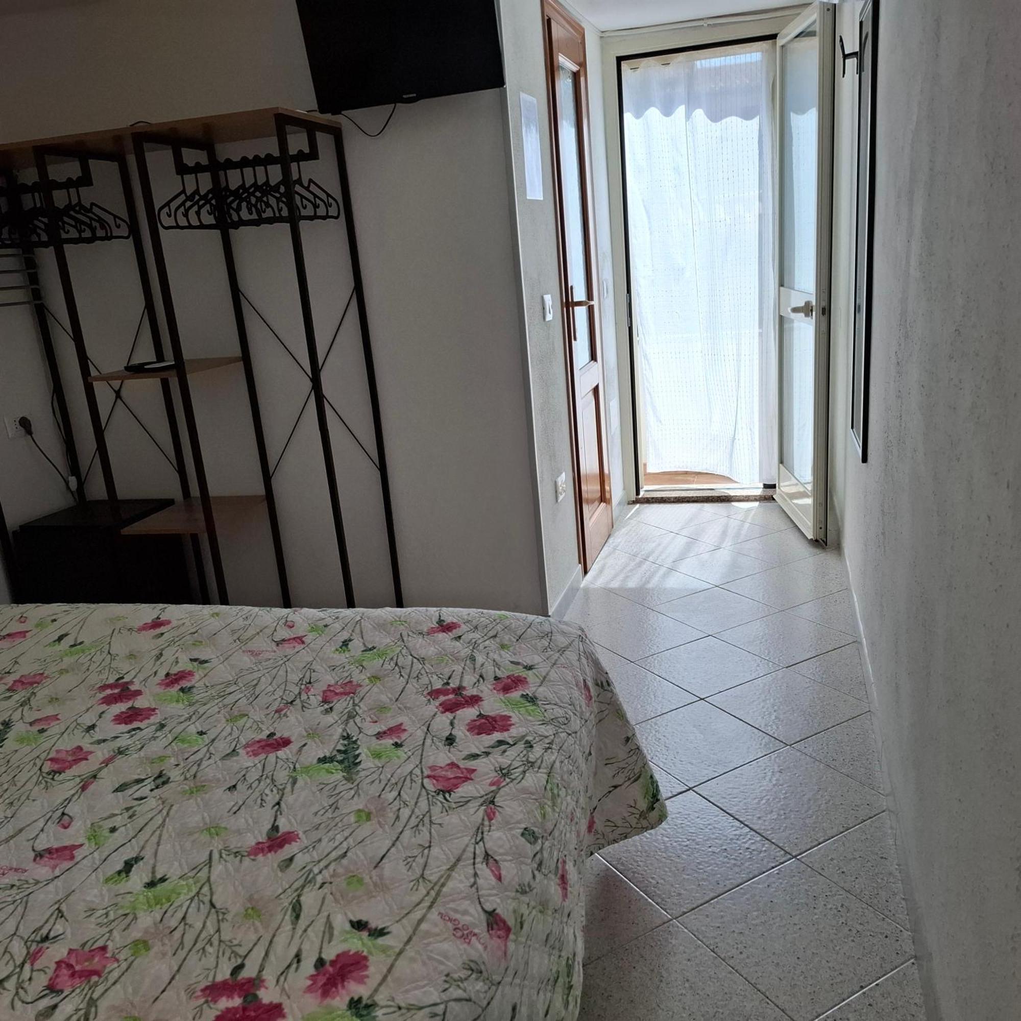 Phiniscollis B&B La Caletta Exterior foto